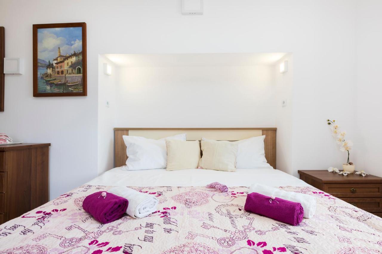 Apartmani I Soba Roberto I Mirjana Valun Bagian luar foto