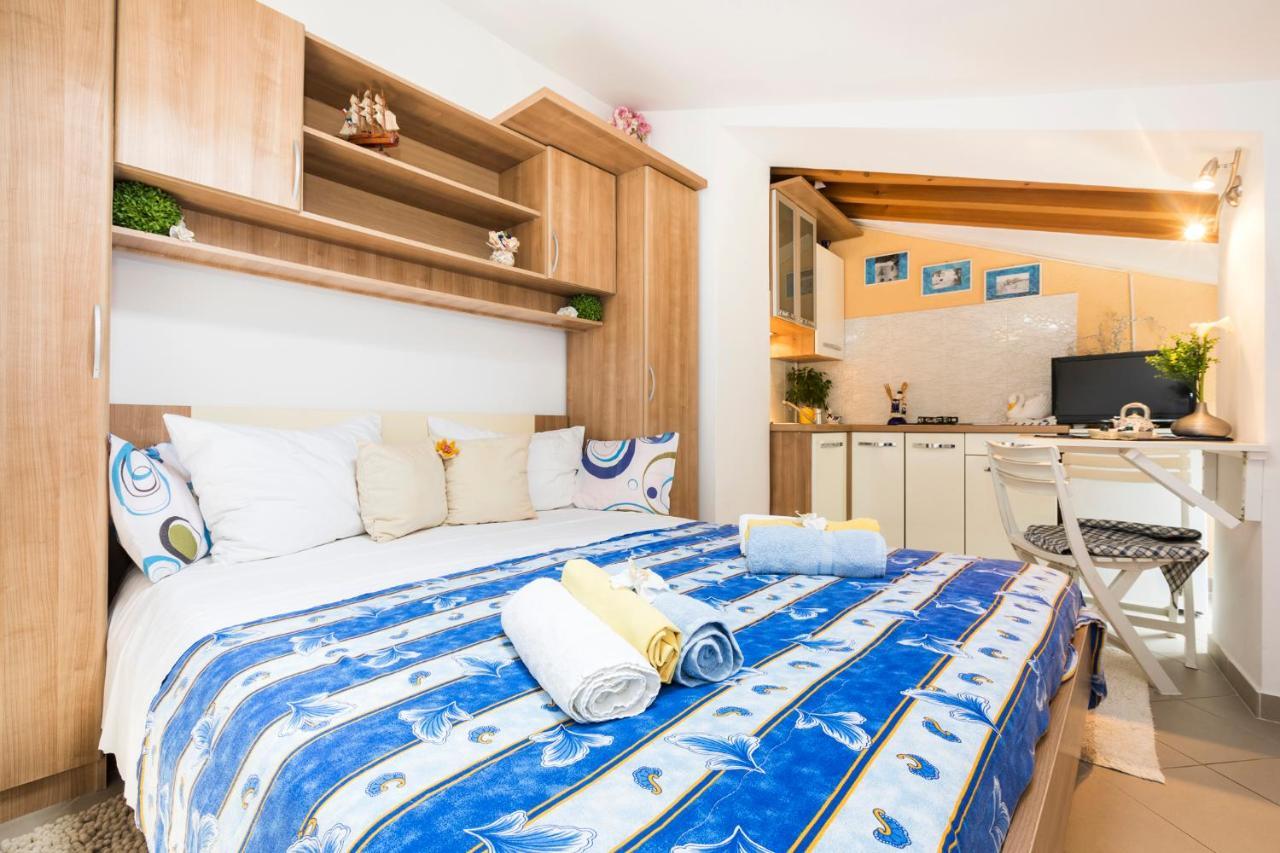 Apartmani I Soba Roberto I Mirjana Valun Bagian luar foto