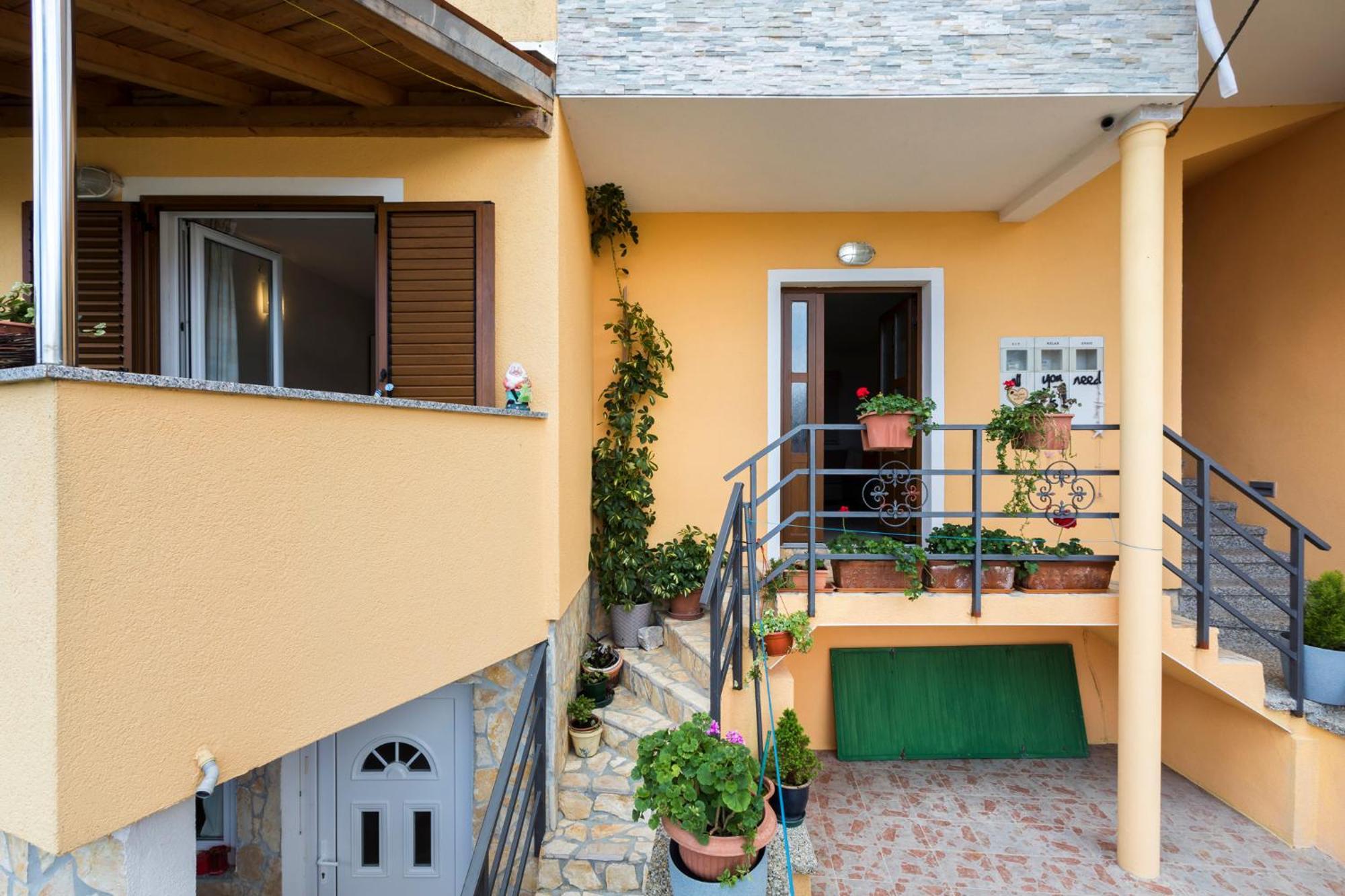 Apartmani I Soba Roberto I Mirjana Valun Bagian luar foto
