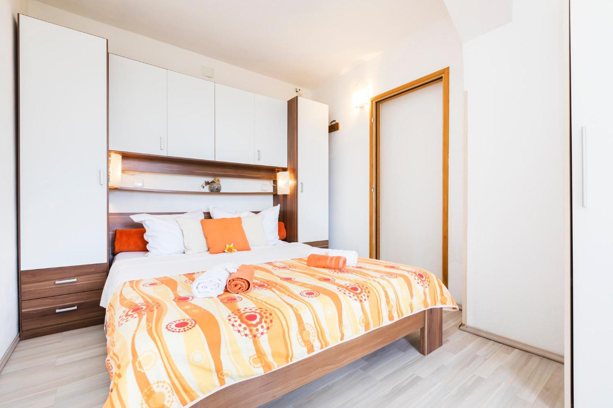 Apartmani I Soba Roberto I Mirjana Valun Bagian luar foto