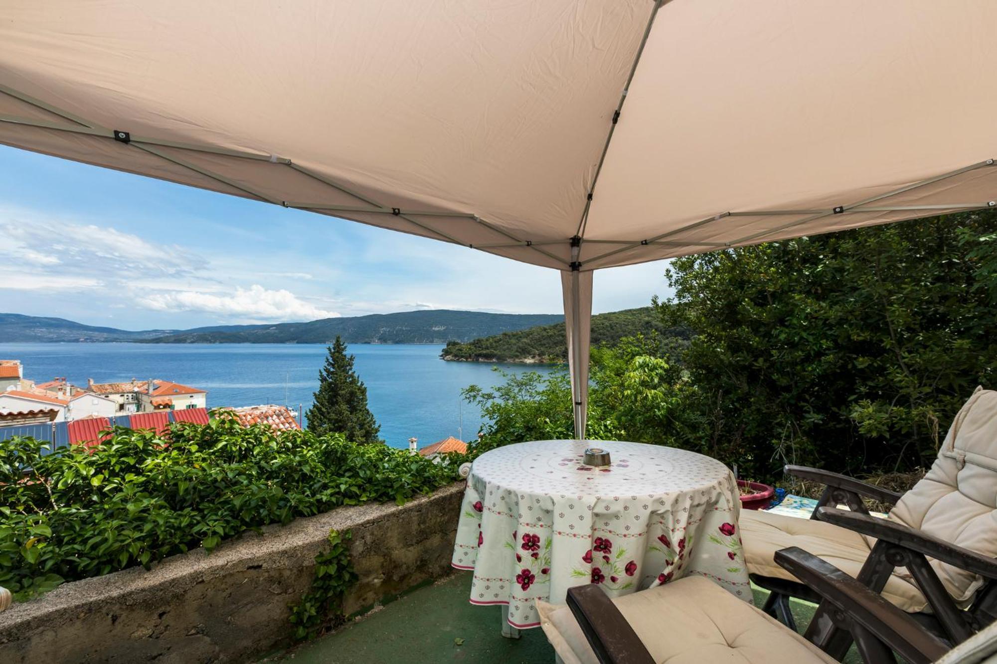 Apartmani I Soba Roberto I Mirjana Valun Bagian luar foto