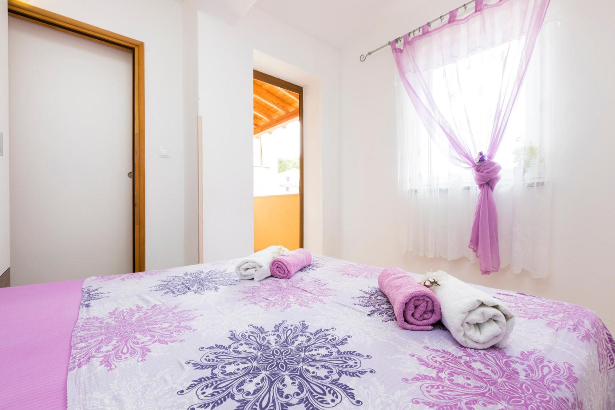Apartmani I Soba Roberto I Mirjana Valun Bagian luar foto