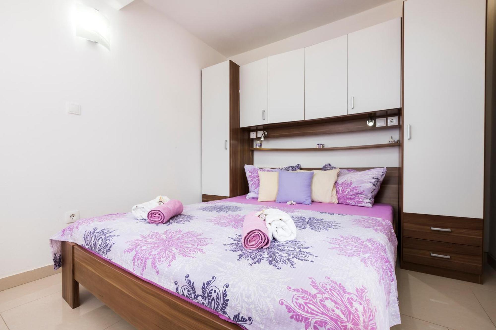 Apartmani I Soba Roberto I Mirjana Valun Bagian luar foto
