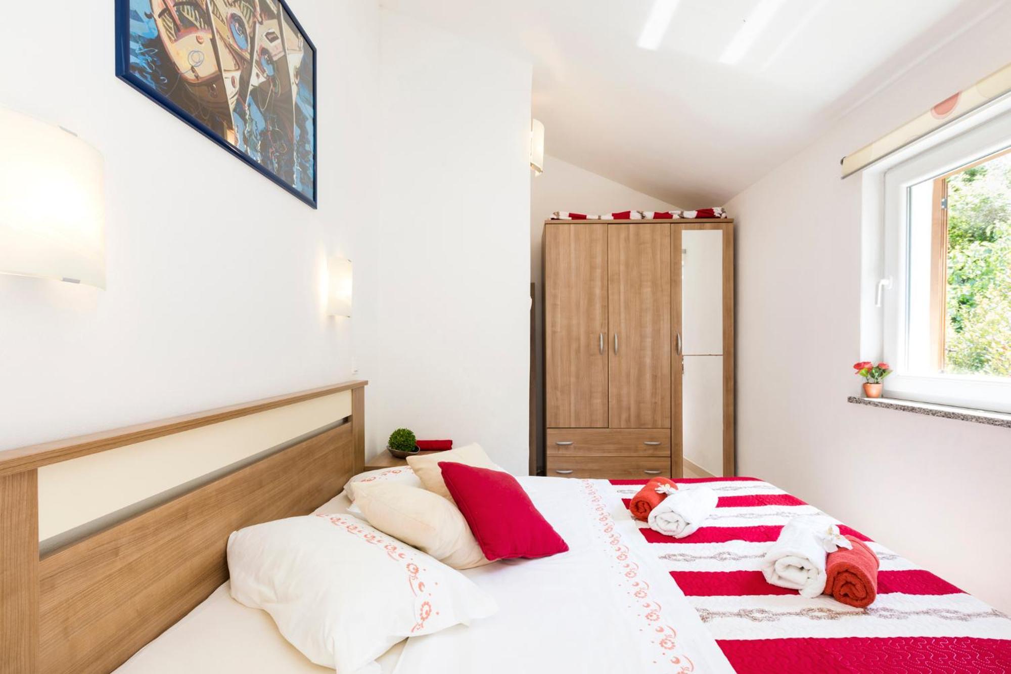 Apartmani I Soba Roberto I Mirjana Valun Bagian luar foto