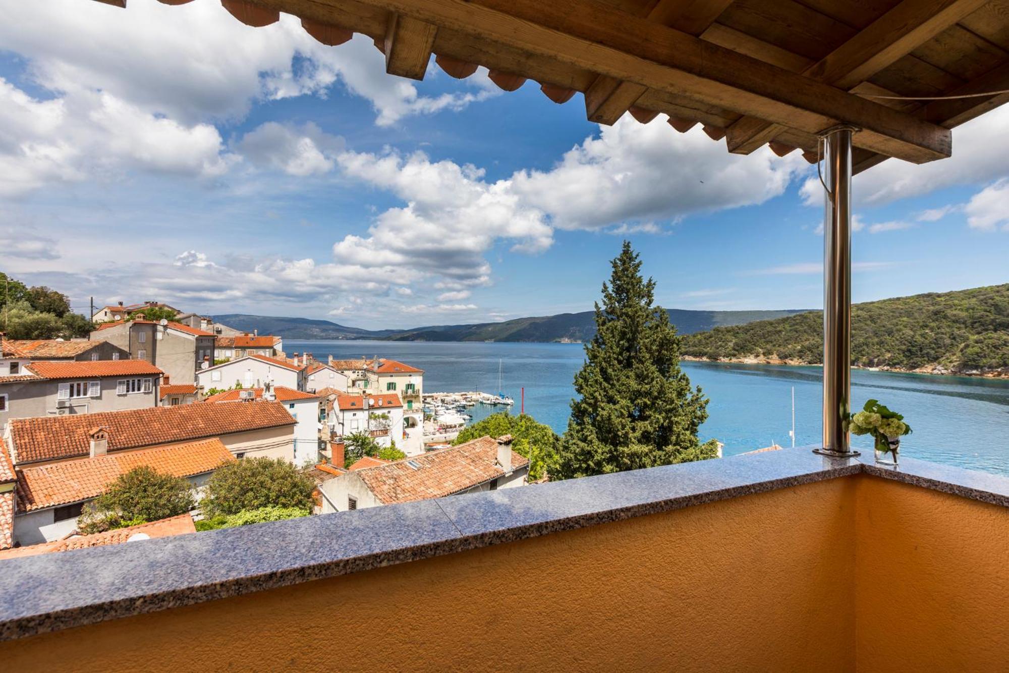 Apartmani I Soba Roberto I Mirjana Valun Bagian luar foto